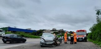 Motorista cochila ao volante e causa colisão na BR-381, em João Monlevade