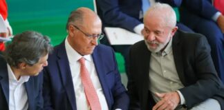 Brasil aciona EUA na OMC e anuncia pacote de apoio a setores atingidos por tarifa de 50%