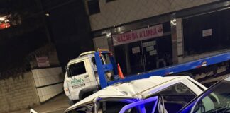 Colisão entre dois carros deixa três feridos em João Monlevade
