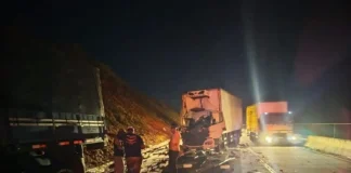 Engavetamento na BR-381 deixa duas mortes em Bom Jesus do Amparo
