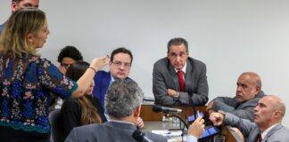 Sem acordo prévio, CCJ retoma hoje votação do parecer sobre privatização da Copasa