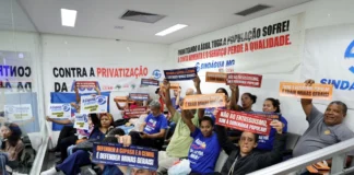 Oposição consegue adiar análise do projeto de privatização da Copasa