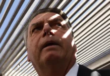 Justiça suspende benefícios vitalícios de Jair Bolsonaro enquanto ele cumpre pena em regime fechado