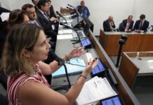 Privatização da Copasa avança e projeto segue para votação em 1º turno