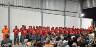 62 crianças e adolescentes se formam no Projeto Bombeiro Mirim