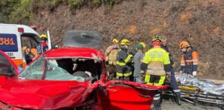 Acidente entre automóvel e caminhão deixa feridos na BR-381, em Nova Era