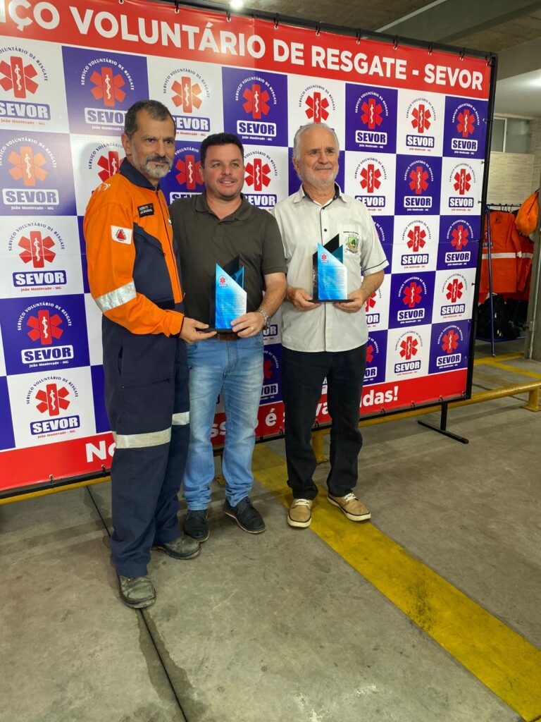 A entrega contou com a presença do prefeito Laércio Ribeiro e dos secretários municipais de Planejamento, Fabrício Lopes, e de Administração, Ricardo Alexandre de Oliveira. 
