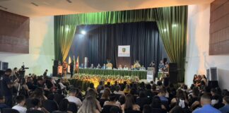 Alunos são homenageados em noite de celebração do Mérito Escolar 2025
