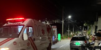 Acidente entre moto e carro deixa dois feridos no bairro Campos Elíseos após virada do ano