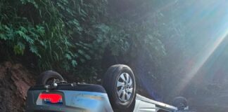 Capotamento na Avenida Getúlio Vargas deixa motorista ferida em João Monlevade