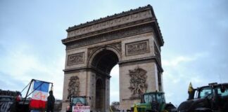 Agricultores bloqueiam ruas de Paris em protesto contra acordo com Mercosul