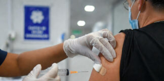 Vacinação contra a covid-19 em Minas Gerais completa cinco anos com mais de 53 milhões de doses aplicadas