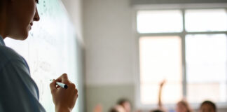Formação em tempo integral alcança 3,8 mil municípios e amplia políticas educacionais