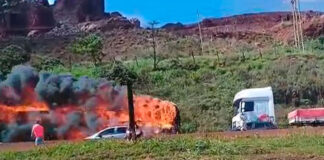 Incêndio em ônibus na Fernão Dias termina sem feridos após saída de 47 passageiros; Motorista abandonou o local