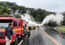 Acidente com caminhão na BR-381 exige operação técnica para retirada de nitrogênio
