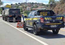 Fiscalização da PRF aponta falhas graves em caminhões na BR-381, em Sabará