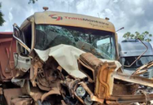 Acidente em sistema “pare e siga” termina com caminhoneiro ferido na BR-381