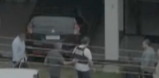 Após alta, Bolsonaro coloca tornozeleira e passa a cumprir domiciliar