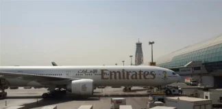 Drones atingem área próxima ao Aeroporto Internacional de Dubai e deixam quatro feridos