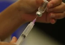 Minas Gerais antecipa vacinação contra a gripe Vacina protege contra Influenza A e B, além de outros vírus respiratórios • Tânia Rêgo/ Itatiaia