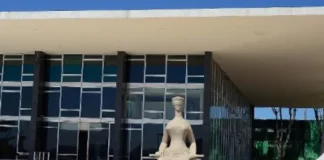 Bônus natalino e auxílio-creche estão entre os penduricalhos cortados pelo STF