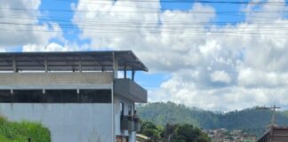Colisão entre dois veículos deixa três feridas no bairro Loanda