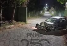 Motorista de 19 anos é preso por embriaguez após bater carro em árvore