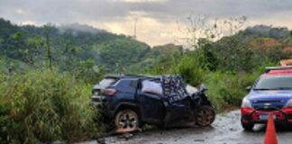 Quatro mortes são confirmadas após batida entre carro e caminhão na BR-262