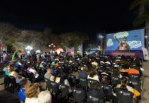 Cinema na cidade transforma praça de Rio Piracicaba em palco para cinema, música e cultura popular