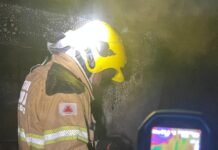 Telhado desaba durante incêndio em residência de Bela Vista de Minas
