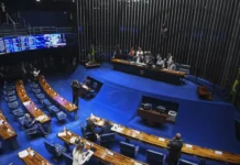 Senadores apresentam PEC alternativa à da Câmara sobre escala 6 x 1