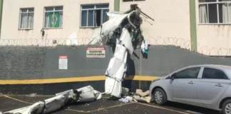 Queda de avião em Belo Horizonte deixa mortos; aeronave perdeu altitude após decolagem