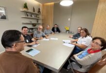 Prefeitura e Sintramon assinam acordo coletivo com reajuste salarial e ampliação de benefícios aos servidores