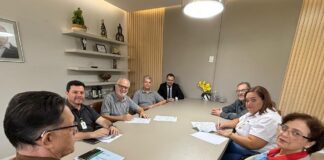 Prefeitura e Sintramon assinam acordo coletivo com reajuste salarial e ampliação de benefícios aos servidores