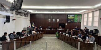 Câmara de João Monlevade aprova acordo coletivo com reajuste salarial e ampliação de benefícios aos servidores municipais