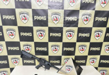 Submetralhadora artesanal e munições são apreendidas pela PM após denúncia
