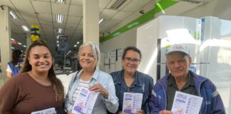 Junho Violeta mobiliza população em blitz educativa contra a violência à pessoa idosa