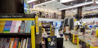 Comércio varejista recua 1,5% em abril e interrompe sequência de altas, aponta IBGE