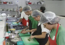 Desemprego até maio cai para 5,6%, o menor já registrado no período