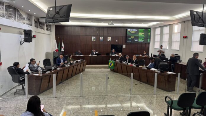Durante a reunião ordinária realizada nesta quarta-feira, 8, os vereadores aprovaram, em primeiro turno, o Projeto de Lei que institui o Selo “Empresa Amiga do Autista”