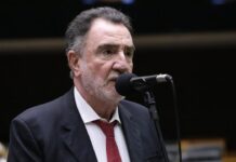 PT e PSB fecham aliança para candidatura de Patrus ao Governo de Minas