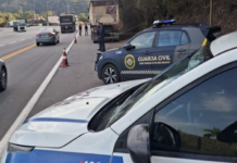 Corpo é localizado próximo a carreta estacionada na BR-381