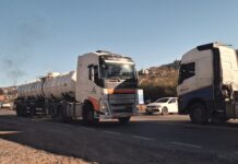 Líder de caminhoneiros diz que haverá paralisação geral nesta segunda-feira Caminhões trafegam pela BR-381, em Minas Gerais. Mobilização nacional de caminhoneiros pode pressionar o Senado pela votação da MP do Frete e do piso mínimo do transporte rodoviário de cargas. Foto: Arnon Germano