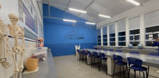 Primeira escola pública bilíngue de Minas Gerais é inaugurada em Rio Piracicaba após reconstrução