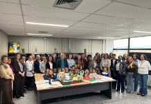 Crianças ajudam a construir Plano Municipal pela Primeira Infância em São Gonçalo do Rio Abaixo Professores e crianças participam de encontro sobre o Plano Municipal pela Primeira Infância ao lado do prefeito Nozinho, na Prefeitura de São Gonçalo do Rio Abaixo, contribuindo para a elaboração de políticas públicas voltadas à infância.