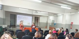 Profissionais da educação são capacitados para acolhimento de crianças e adolescentes vítimas de violência em Monlevade
