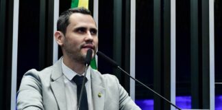 Pesquisa em Minas Gerais aponta liderança de Cleitinho e aprovação de 52% para gestão Zema