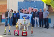 Alunos da Emip são homenageados na volta às aulas após conquistarem título mundial de robótica no Canadá