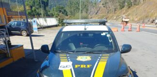 Homem com mandado de prisão por roubo é preso após perseguição na BR-381, em João Monlevade