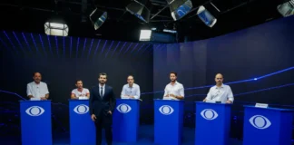 Candidatos ao governo de Minas trocam críticas no primeiro debate eleitoral